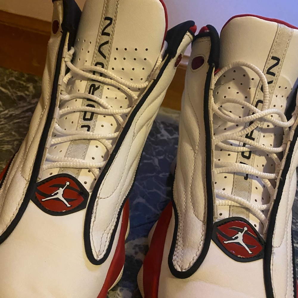 Jordan pro strong 2018 Chicago. Slight cresses on left shoe toe box